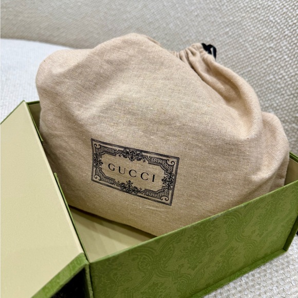 Gucci GG Marmont small shoulder bag - Picture 6 of 8